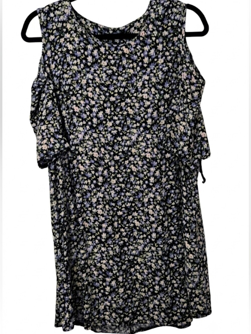 Milady's cute floral mini dress